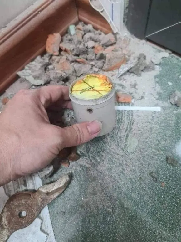 di-duc-tuing-sua-nha-cho-khanh-chang-trai-phat-hien-lo-vang-nen-xin-y-kien-nen-im-lang-hay-bao-chu-nha (3)