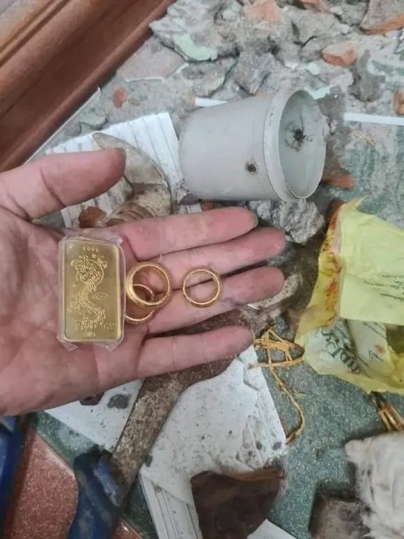 di-duc-tuong-sua-nha-cho-khanh-chang-trai-phat-hien-lo-vang-nen-xin-y-kien-nen-im-lang-hay-bao-chu-nha (4)