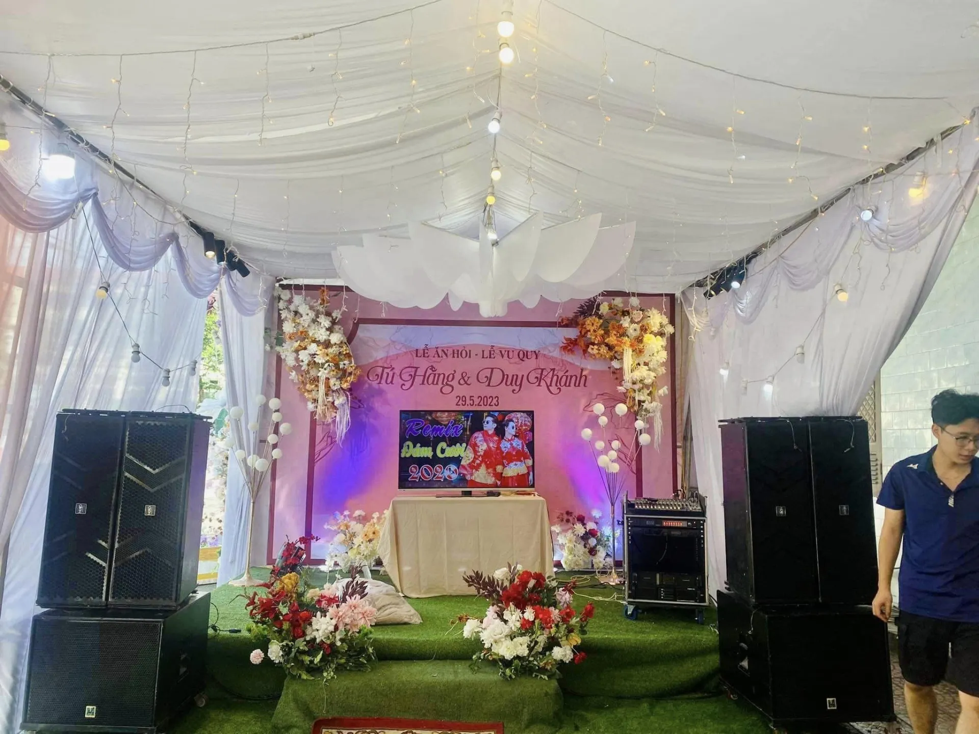 co-dau-buc-xuc-to-doi-dung-rap-nhan-42-trieu-nhung-dam-cuoi-nhu-chuong-ga-con-bi-trach-nguoc(7)