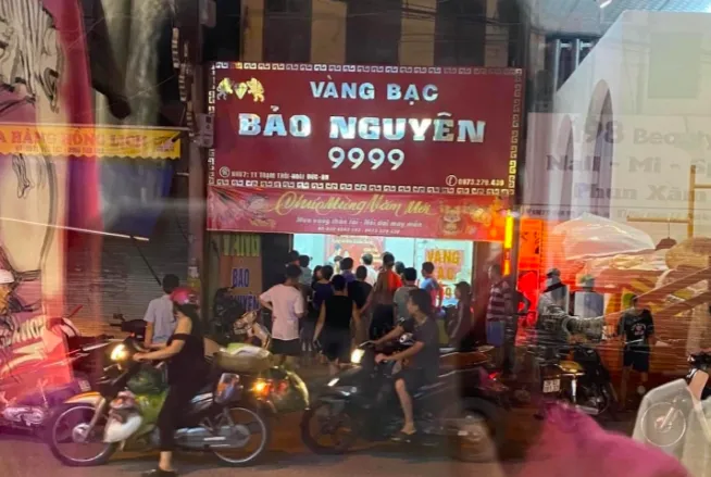 ha-noi-bat-sinh-vien-vau-co-bang-dai-hoc-da-di-cuop-tiem-vang-vi-qua-ngheo (1)