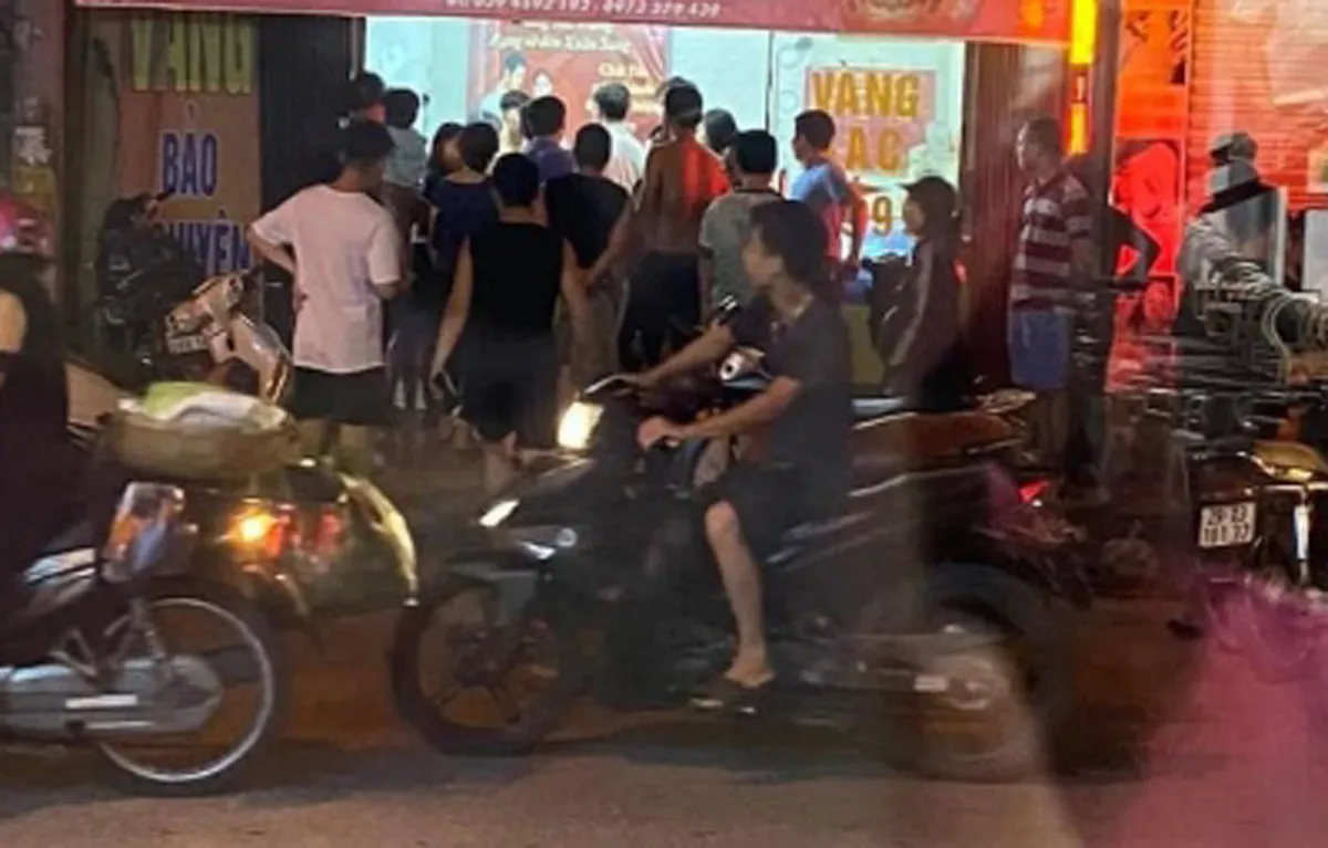 ha-noi-bat-sinh-vien-vau-co-bang-dai-hoc-da-di-cuop-tiem-vang-vi-qua-ngheo (1)