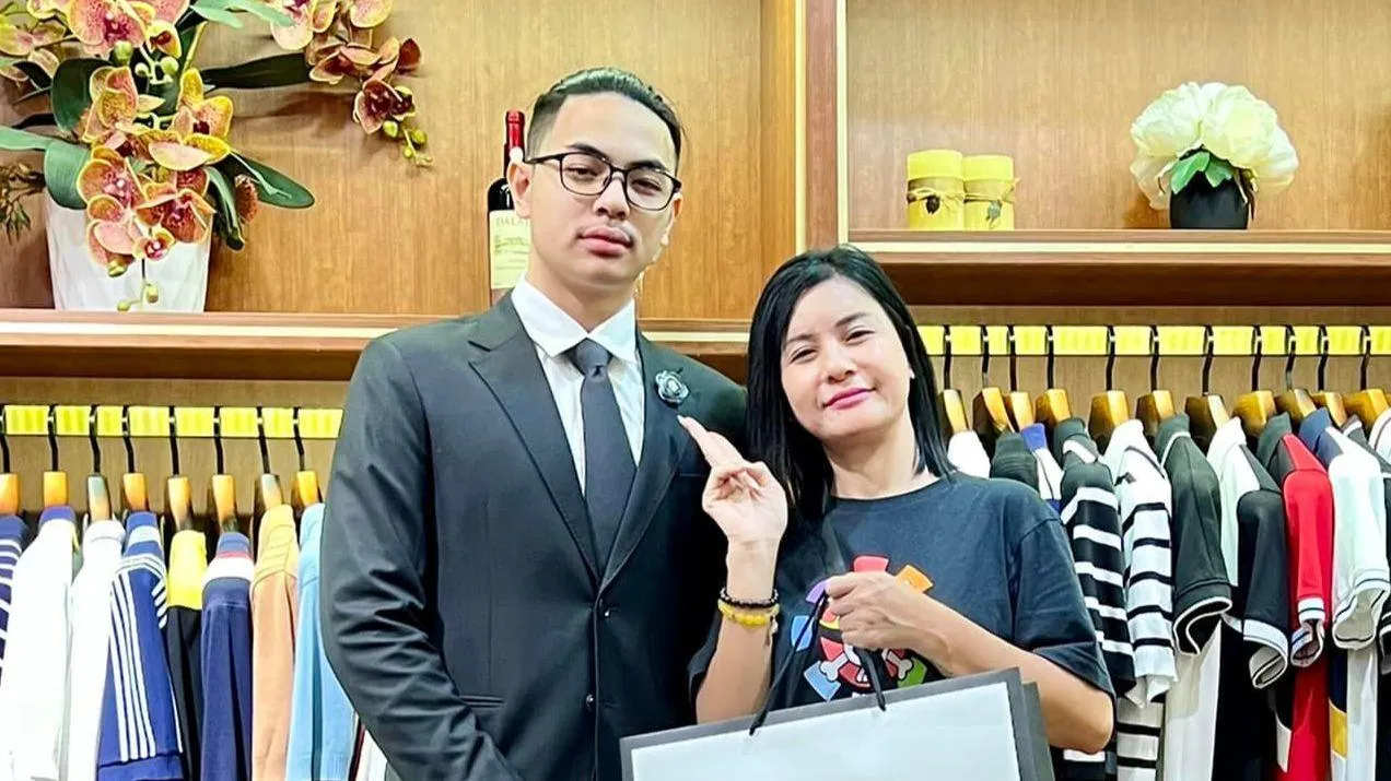 cat-phuong-cong-khai-yeu-ban-nguoi-ham-mo-suot-16-nam-o-tuoi-u60 (1)