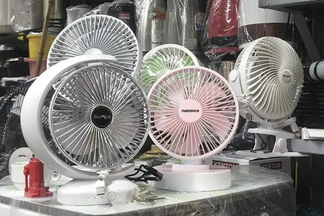 quat-tich-dien-trung-quoc-tran-vao-viet-nam (3)