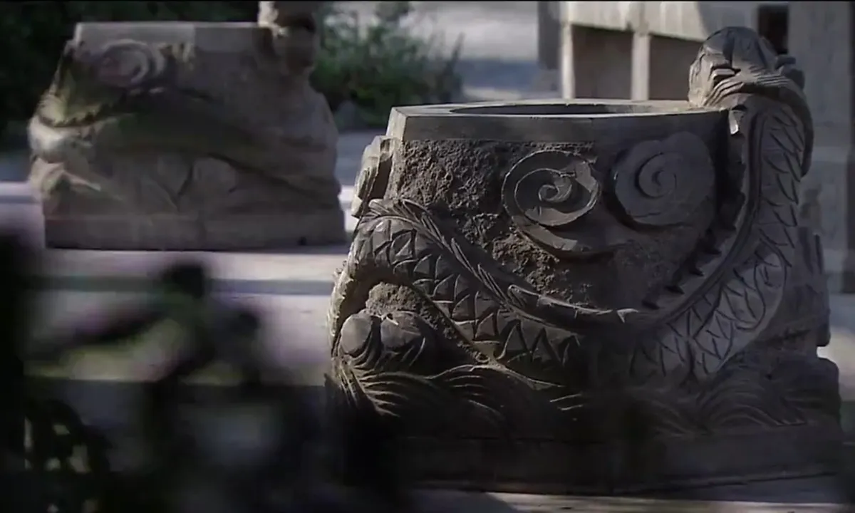 ly-ky-hai-gieng-co-hon-nghin-nam-chua-nuoc-mat-thanh-xa-bach-xa (12)