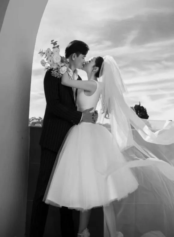 minh-hang-bat-ngo-khoe-dien-mao-chong-dai-gia (3)