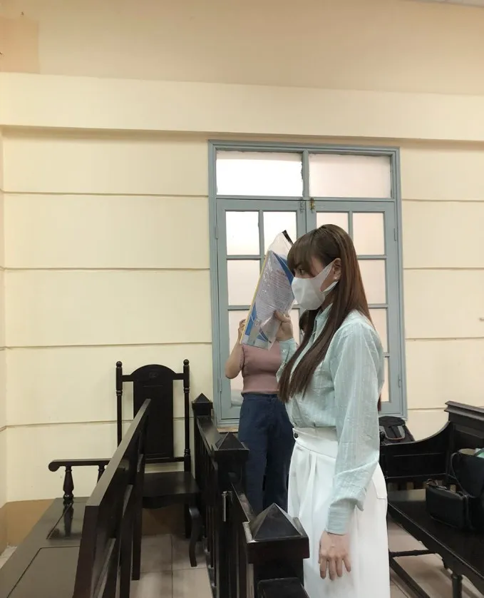 trang-nemo-cung-dong-pham-tiep-tuc-hau-toa-sau-thoi-gian-nhap-vien (5)