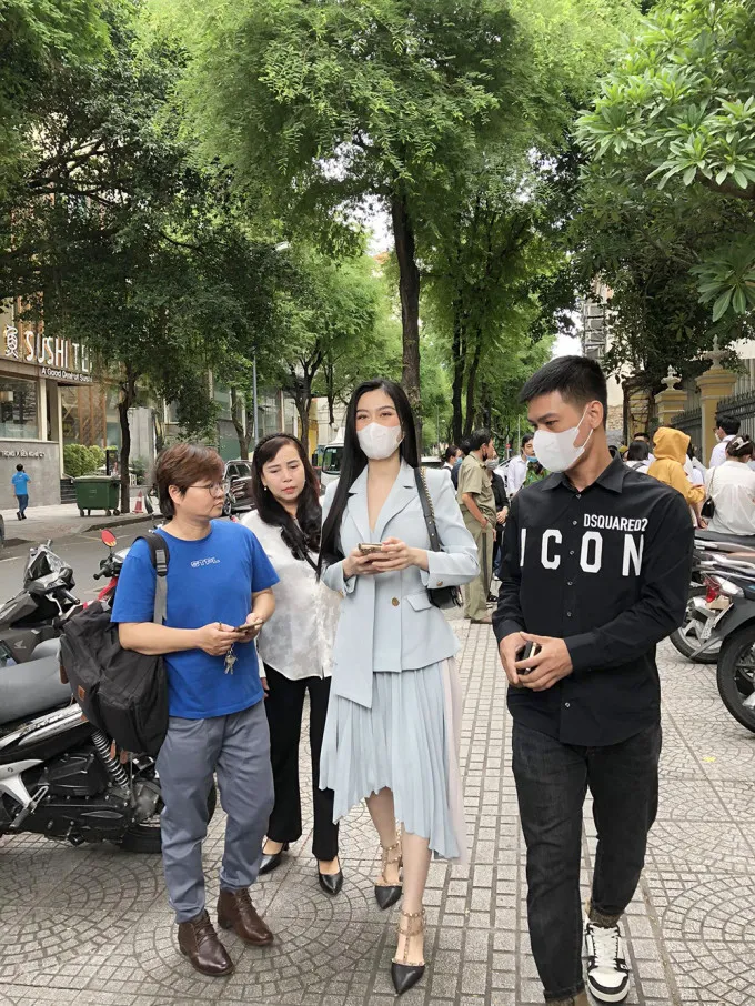 trang-nemo-cung-dong-pham-tiep-tuc-hau-toa-sau-thoi-gian-nhap-vien (7)