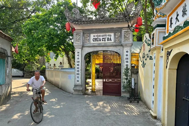 chinh-thuc-dung-vinh-vien-khoa-tu-tai-mot-ngoi-chua-ha-noi-sau-trai-nghiem-khinh-hoang-khien-dan-tinh-buc-xuc (4)