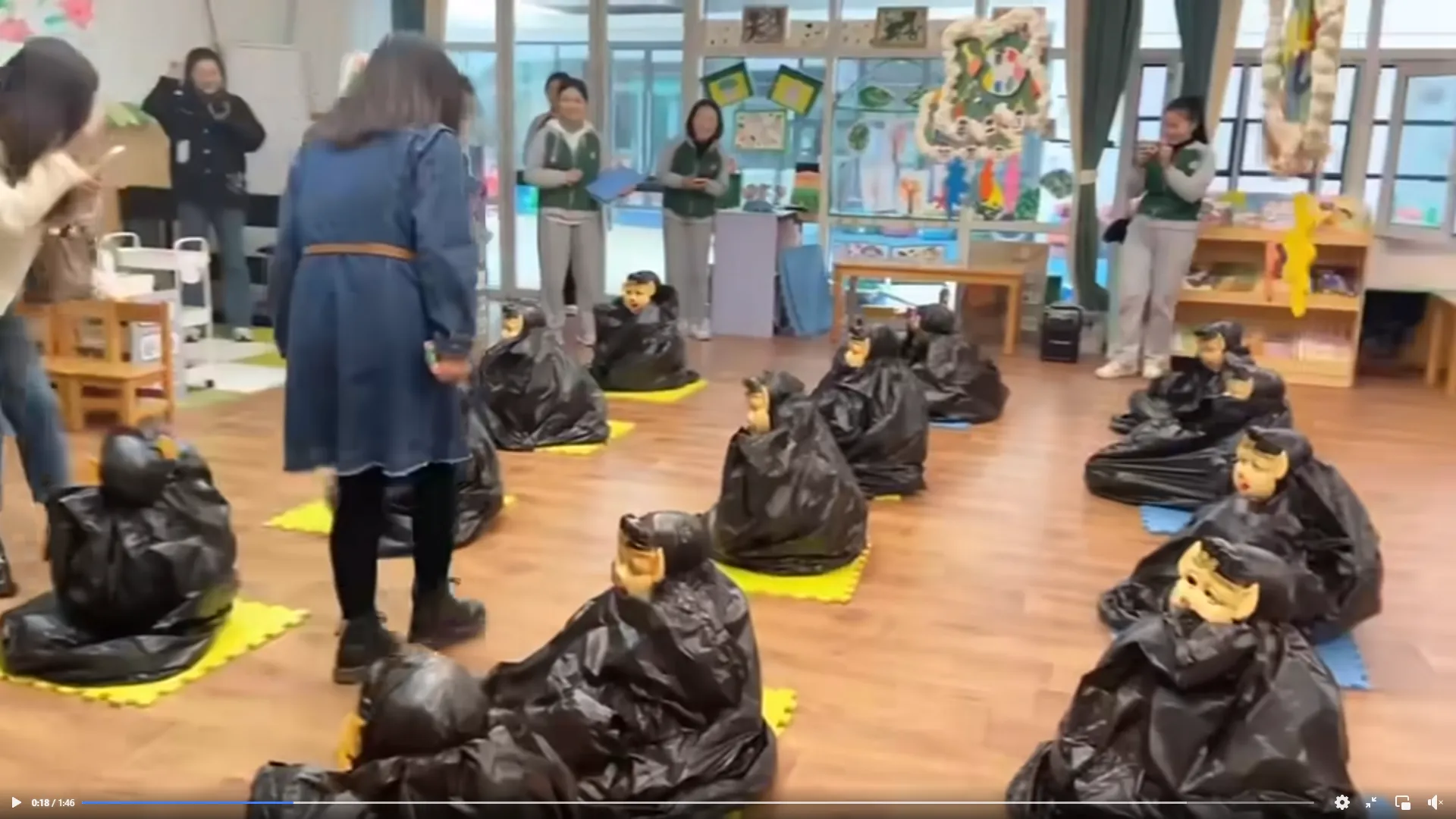 co-giao-mam-non-lay-loi-hoa-trang-hoc-sinh-thach-thuc-phu-huynh-nhan-ra-con-minh (8)