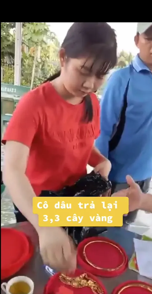 vu-co-dau-doi-3-cay-vang-nha-gai-tra-toan-bo-so-vang-tuyen-bo-duong-ai-nay-di-voi-chu-re (3)