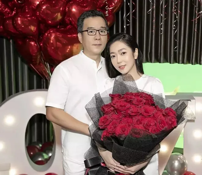 vua-ca-koi-thang-ngo-thong-bao-ba-ruot-qua-doi-con-dau-ha-thanh-xuan-lang-mat-tam-nghi-van-da-ly-hon (10)