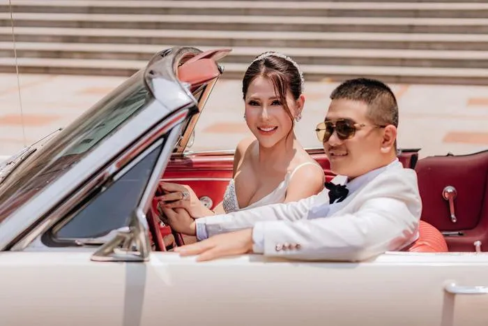 hotgirl-chuyen-gioi-to-chuc-dam-cuoi-linh-dinh-mien-tay-hang-chuc-nguoi-noi-tieng-co-mot-diem-chung-tham-du (3)