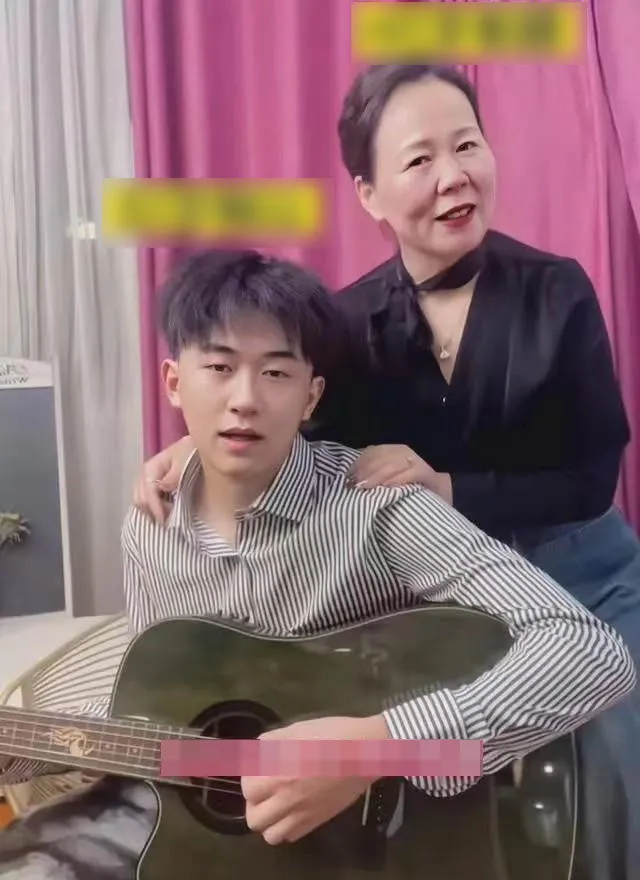 xon-xao-dam-cuoi-co-dau-41-tuoi-lay-chong-sinh-sinh-nam-2000-bo-me-chong-bang-tuoi (5)