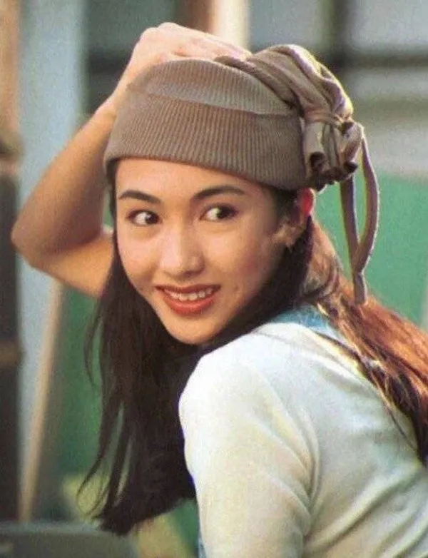 sao-nu-co-cu-tung-song-khu-o-chuot-bong-doi-doi-o-nha-300-ty-nho-lay-chong-khuyet-tat-hon-15-tuoi (3)