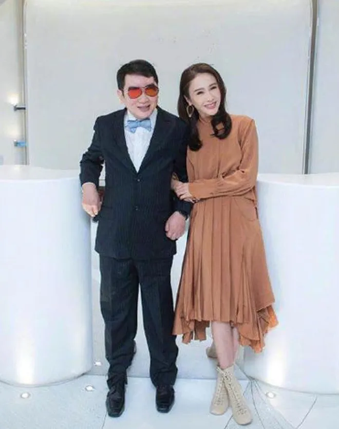 sao-nu-co-cu-tung-song-khu-o-chuot-bong-doi-doi-o-nha-300-ty-nho-lay-chong-khuyet-tat-hon-15-tuoi (6)