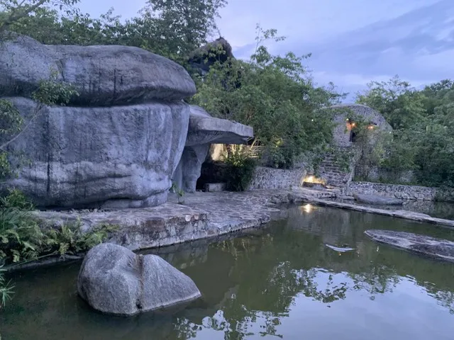 he-lo-cuoc-song-bi-an-cua-ong-vua-ca-phe-o-hang-da-6-nam-voi-nguyen-tac-3-khong-tach-biet-ben-ngoai (6)