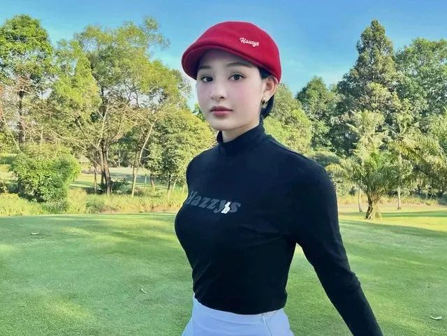 to-mo-cuoc-song-hien-tai-cua-hien-ho-sau-khi-bi-khan-gia-tay-chay-lang-biet-tam-va-lay-dong-nghiep-giai-nghe-som (4)