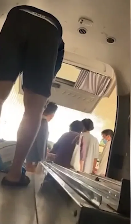 hy-huu-nguoi-phu-nu- bat-ngo-song-day-tho-hon-hen-khi-dang-duoc-dua-den-noi-to-chuc-tang-le (1)