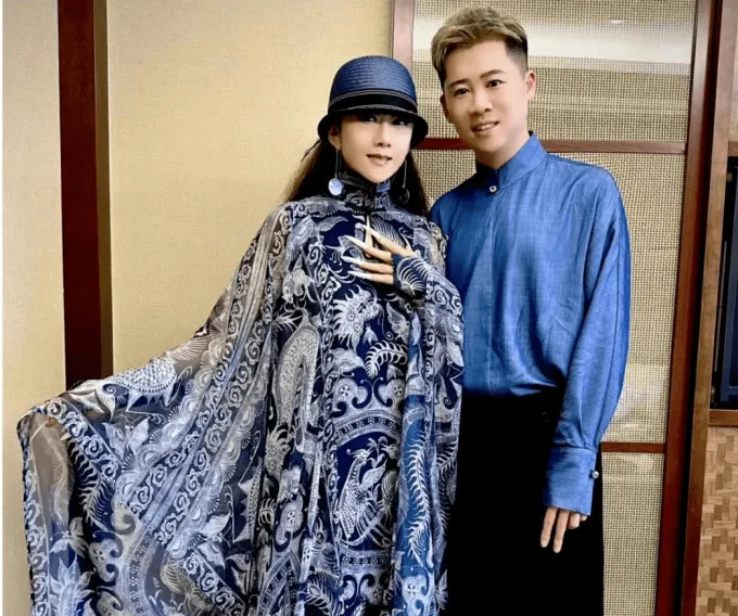 nu-vu-cong-gay-trang-cai-vi-khong-tu-tam-den-ve-sinh-ca-nhan-cung-ngo-tro-ly-lam-ho-vi-so-ban-mong-tay (4)