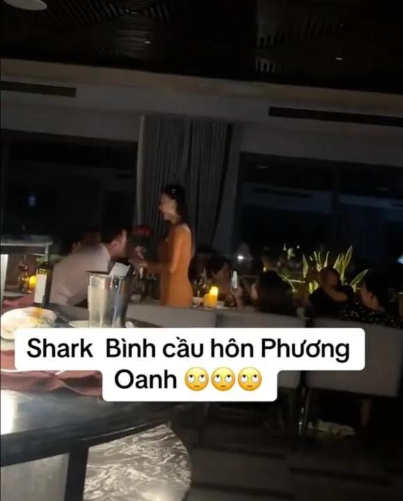 ram-ro-clip-shark-binh-cau-hon-phuong-oanh-khong-ngai-the-hien-hanh-dong-hoi-xuan-giua-chon-dong-nguoi (7)