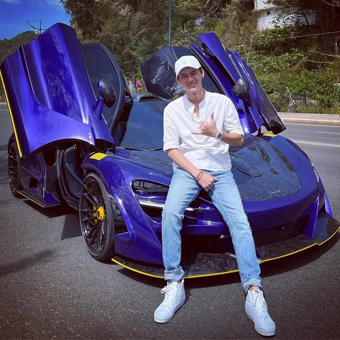 danh-tinh-phan-cong-khanh-9x-giau-co-nao-mà-duoc-ho-hao-la-ong-trum-sieu-xe (6)