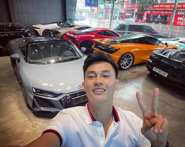 trum-buon-sieu-xe-vua-bi-tam-giam-dan-xe-hop-xep-lop-boc-hoi-showroom-con-5-chiec (9)