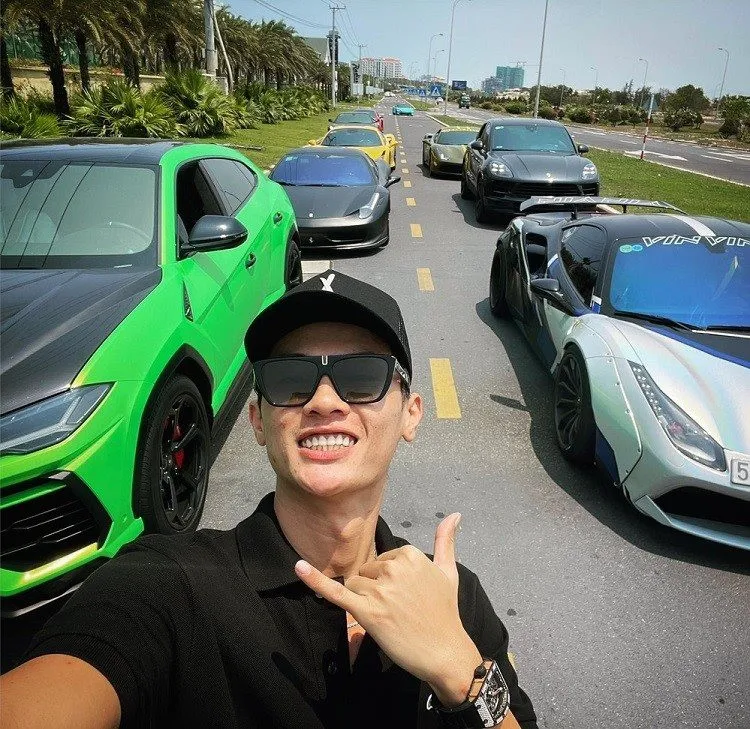 lo-loi-khai-trum-buon-sieu-xe-phan-cong-khanh-tai-cong-an-cam-xe-10-ty-cua-khach-lay-xe-tien (8)