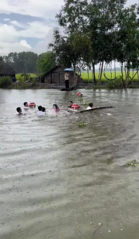 xon-xao-dam-cuoi-don-dau-gian-nan-nhu-di-thinh-kinh-cua-thay-tro-duong-tang-treo-deo-loi-suoi-co-du (15)