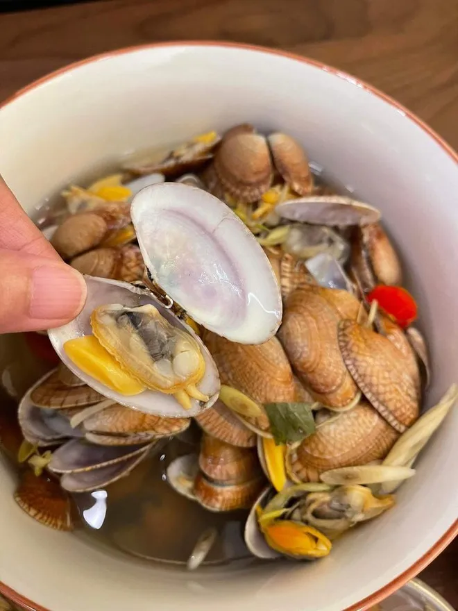 mua-ngaonau-canh-toi-luc-tinh-tien-nga-ngua-boi-gia-1-trieu-7-cho-2kg-duoc-giai-thich-ngao-tu-nhien-no-vay (6)