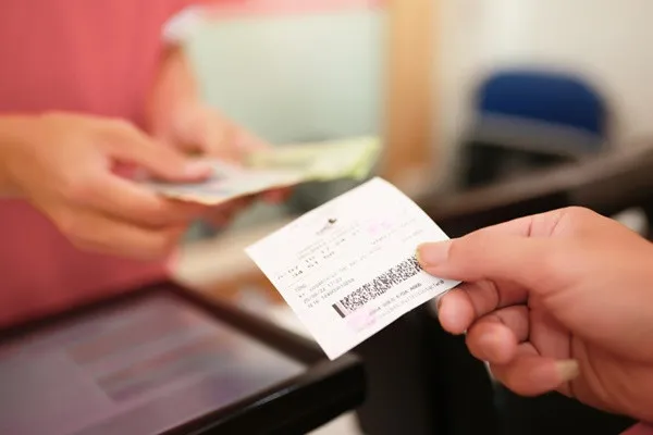 su-dunu-ngay-sinh-cua-vo-va-con-de-mua-ve-so-nguoi-dan-cong-trung-giai-doc-dac-225-ty-dong (5)