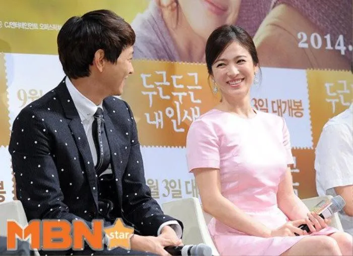 song-hye-kyo-lo-anh-hen-ho-vo-tai-tu-dinh-dam-phong-do-hon-han-song-joong-ki (9)