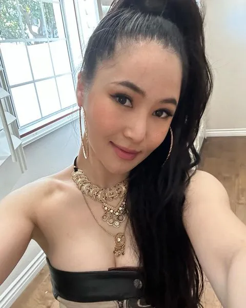 huong-tram-thay-doi-la-lam-khong-nhan-ra-sau-khi-gac-su-nghiep-sang-my-o-an (31)