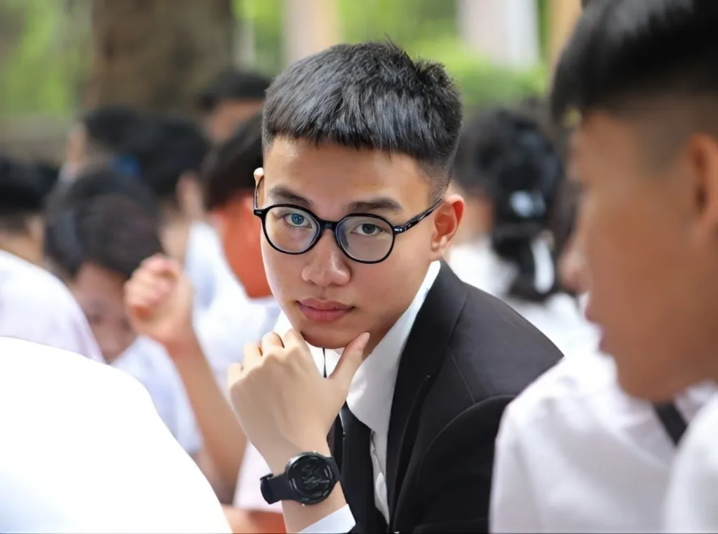 lo-dien-danh-tinh-thu-khoa-khoi-c-toan-quoc-ngu-toi-trua-khong-biet-minh-co-diem-cao-ngat-nguong-vua-tinh-day-da-lam-thu-khoa (2)