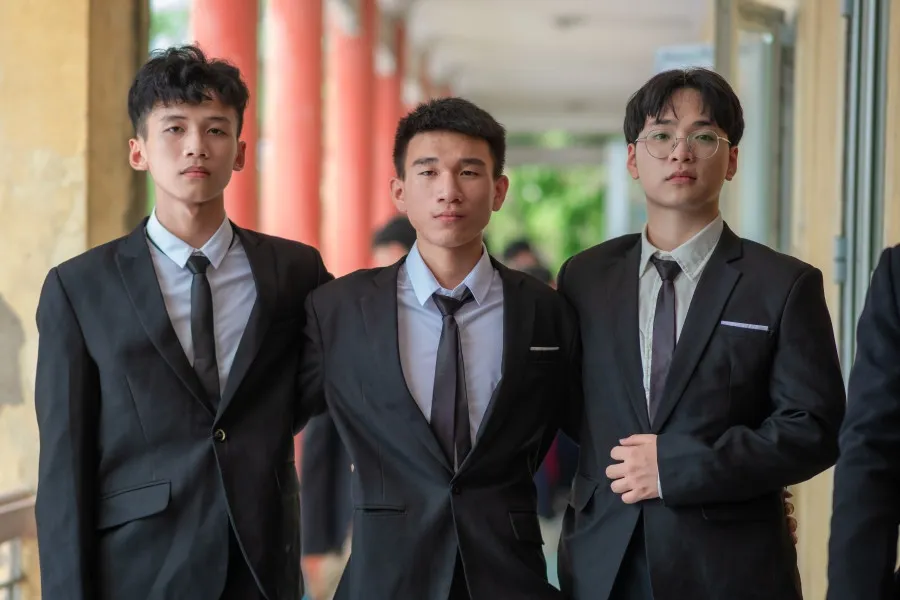 thu-khoa-khoi-a-toan-quoc-tung-giau-diem-cao-vi-so-me-di-khoe-tung-me-game-hoc-luc-trung-binh (2)