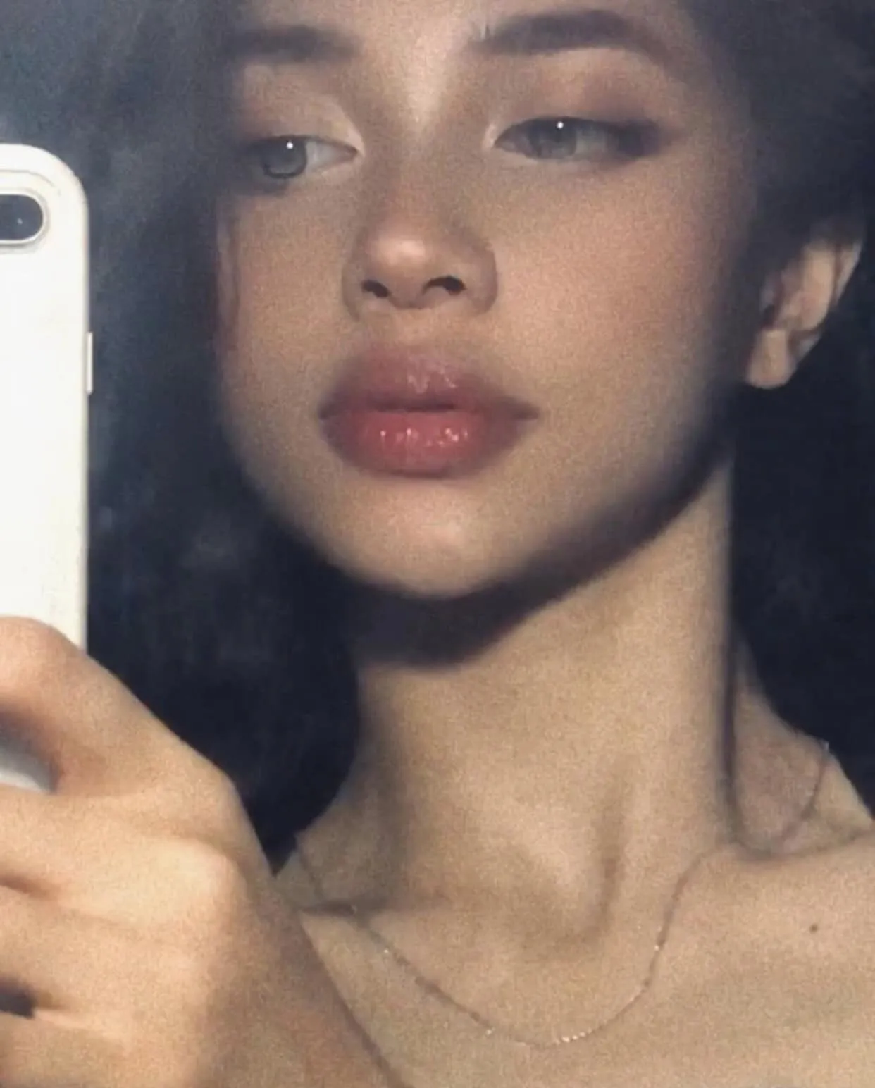 nhan-sac-doi-thoi-xinh-dep-cuon-hut-cua-a-hau-2-miss-word-viet-nam-2023-huynh-minh-kien-khac-xa-dem-chung-ket (16)