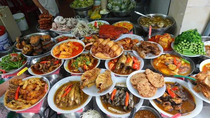 quan-com-via-he-tphcm-gia-150-ngan-dong-dia-van-kin-khach-phan-an-dat-xat-ra-mieng-co-gi-ma-nhieu-nguoi-bao-tay (4)