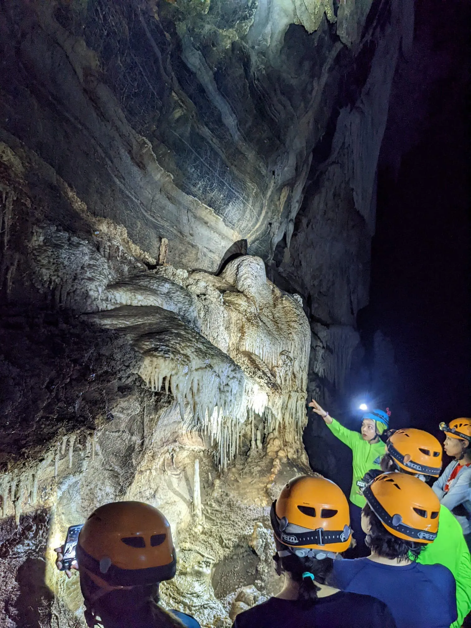 dia-danh-3-trieu-nam-tuoi-cua-viet-nam-soan-ngoi-dinh-everest-khien-hang-trieu-nguoi-tren-the-gioi-muon-dat-chan-den (4)