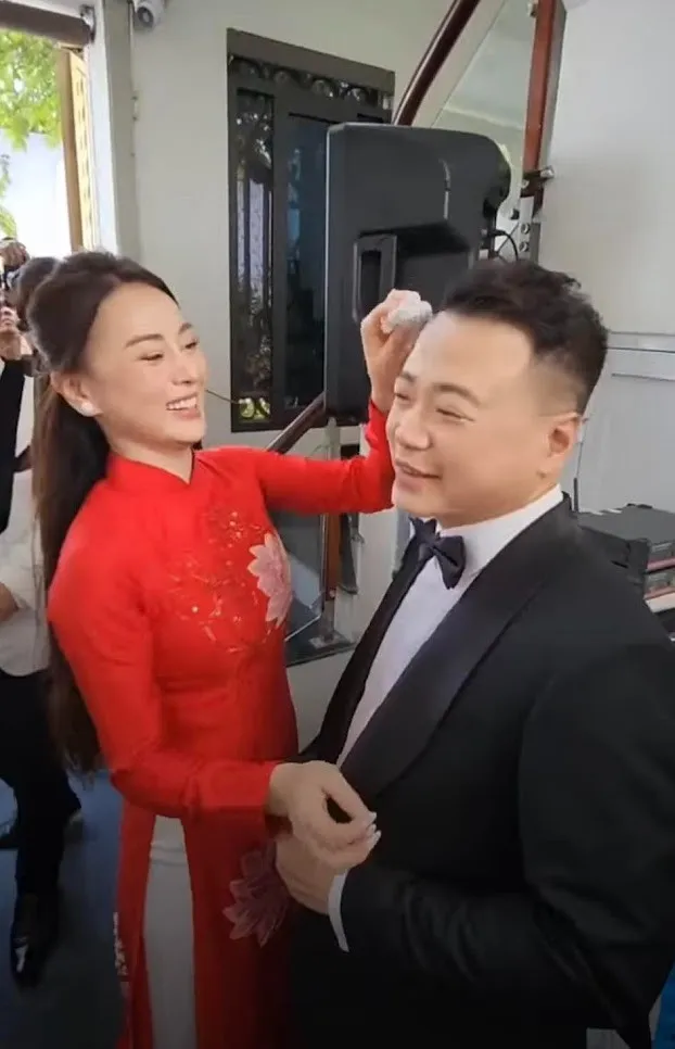 xon-xao-clip-phuong-oanh-lau-tung-giot-mo-hoi-cho-shark-binh-hon-ho-khen-chong-tre-nhu-hong-hai-nhi (2)