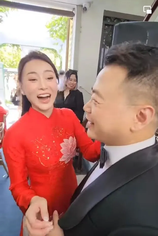 xon-xao-clip-phuong-oanh-lau-tung-giot-mo-hoi-cho-shark-binh-hon-ho-khen-chong-tre-nhu-hong-hai-nhi (3)