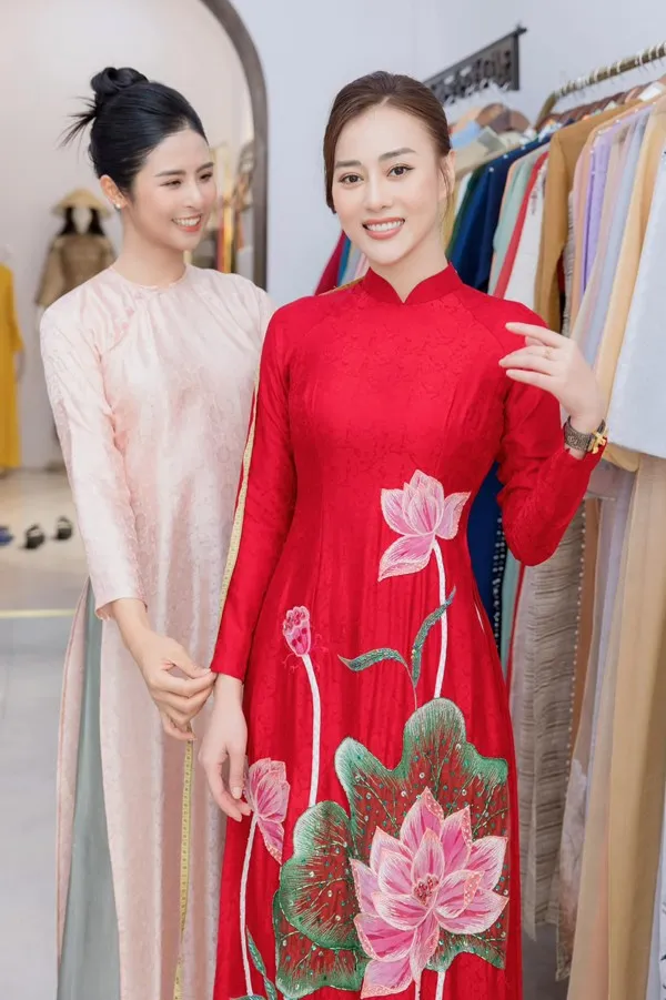 hoa-hau-len-tieng-ve-cong-hoa-am-dam-trong-le-hoi-phuong-oanh-tam-ho-ho-toan-the-luong (2)