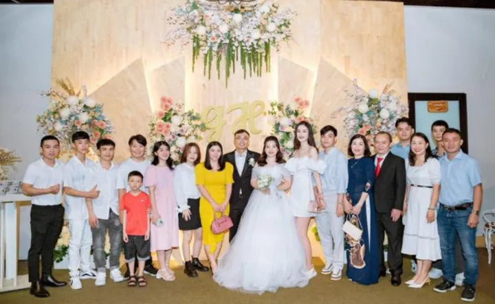 truoc-phat-ngon-ban-trai-phai-thay-doi-de-theo-kip-toi-gia-dinh-ban-trai-tung-noi-gi-ve-hoa-hau-y-nhi (7)