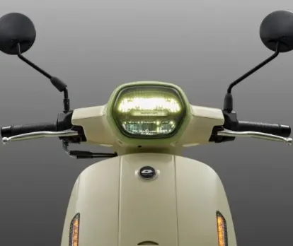 xuat-hien-mau-xe-ga-chi-36-trieu-dong-nhung-thiet-ke-co-dien-dep-hon-vespa-gia-mem-khien-honda-vision-that-sung (1)