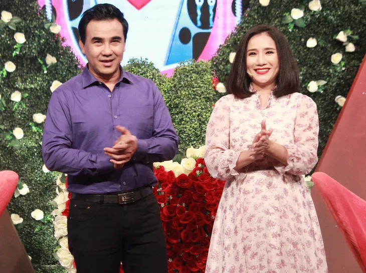 ba-moi-cat-tuong-lo-bung-bau-vuot-mat-khien-cdm-hoang-mang-nguoi-dan-ong-ke-can-hoa-ra-la-nguoi-quen-trong-showbiz (5)