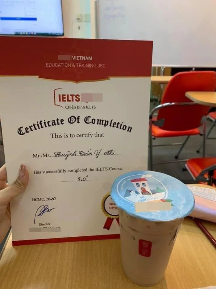 xon-xao-anh-giay-chung-nhan-dat-trinh-do-ielts-cua-hoa-hau-y-nhi-khong-co-gia-tri-su-dung (2)