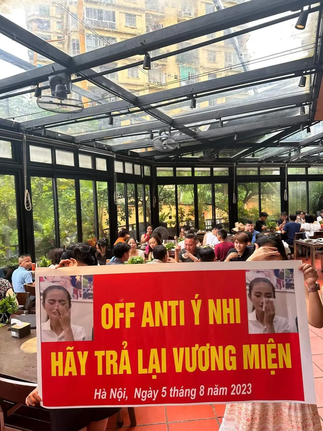 anti-fan-hoa-hau-y-nhi-to-chuc-off-fan-linh-dinh-giang-bang-ron-hoang-trang-quyet-tam-doi-tuoc-vuon-mieng (3)