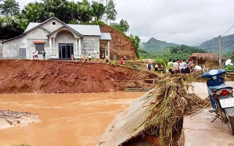 co-quan-khi-tuong-thuy-van-canh-bao-trong-6-gio-toi-52-huyen-thi-xa-phia-bac-co-nguy-co-lu-quet (13)