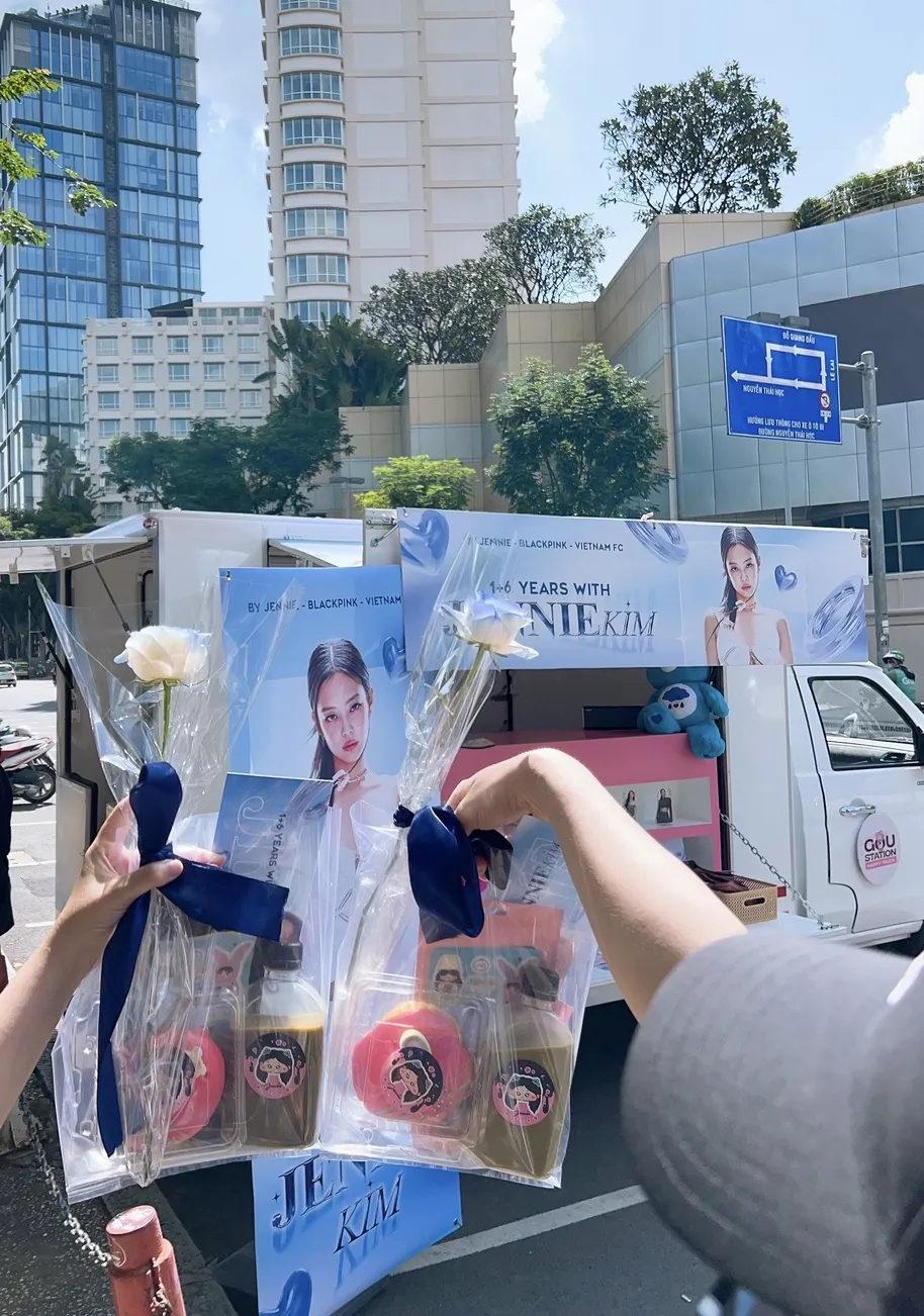 fan-viet-thuc-hien-project-hoanh-trang-va-y-nghia-mung-sinh-nhat-7-nam-jennie-debut (6)