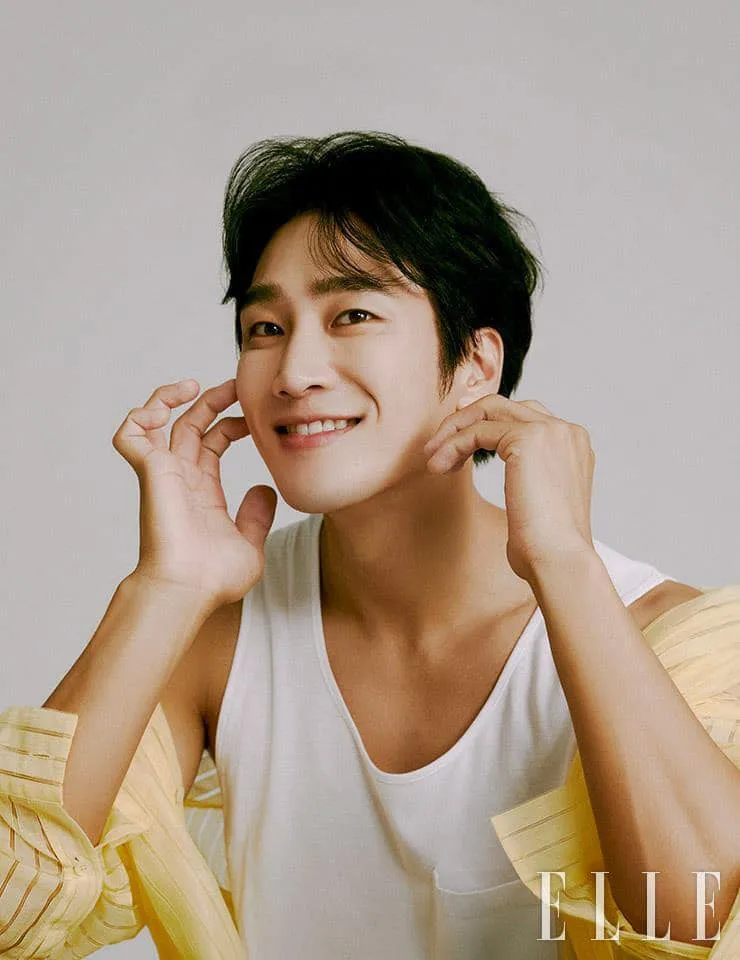 vua-cong-khai-yeu-nhau-ban-trai-jisoo-blackpink-vuong-tranh-cai-nhan-cach-mac-benh-ngoi-sao-chen-ep-nhan-vien-nu (2)