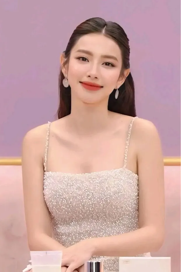 nhieu-my-nhan-bi-dim-khi-len-song-truyen-hinh-mot-hoa-hau-chung-to-vang-muoi-tro-thanh-ngoai-le-duy-nhat (3)