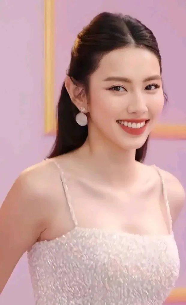 nhieu-my-nhan-bi-dim-khi-len-song-truyen-hinh-mot-hoa-hau-chung-to-vang-muoi-tro-thanh-ngoai-le-duy-nhat (4)